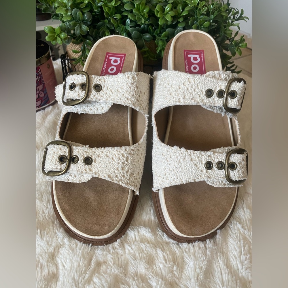 Pop Women's Sandals in Cream and Brown size 9